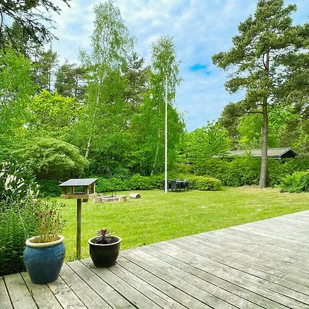 Dom wakacyjny Cozy And Family-friendly Near The And Nature Knebel